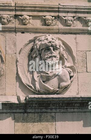 Äußere FACHADA DEL HOSTAL - las mejores DE HERCULES. Autor: Juan de Juni (C. 1507-1577). Lage: Das HOSTAL/CONVENTO DE SAN MARCOS, SPANIEN. Stockfoto