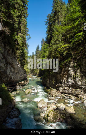 Oberstdorf, Deutschland, Wanderweg durch die Felsenschlucht Breitachklamm Stockfoto