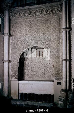 DE SEPULCRO FERNAN CABALLERO ALGUACIL GUDIEL, DE TOLEDO, EN LA CAPILLA DE SAN EUGENIO DE LA CATEDRAL DE TOLEDO-MUDEJAR SIGLO XIII. Lage: CATEDRAL - INTERIEUR, SPANIEN. Stockfoto