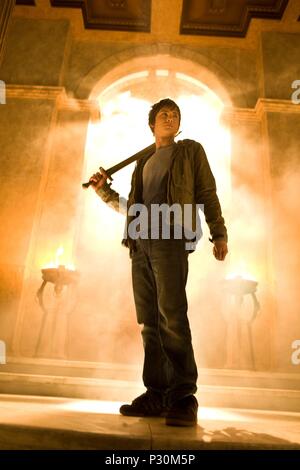Original Film Titel: Percy Jackson & die OLYMPIONIKEN: Das BLITZSCHNELLE DIEB. Englischer Titel: Percy Jackson & die OLYMPIONIKEN: Das BLITZSCHNELLE DIEB. Regisseur: CHRIS COLUMBUS. Jahr: 2010. Stars: LOGAN LERMAN. Kredit: 1492 Bilder/FUCHS 2000 Bilder/IMPRESSUM UNTERHALTUNG/Album Stockfoto