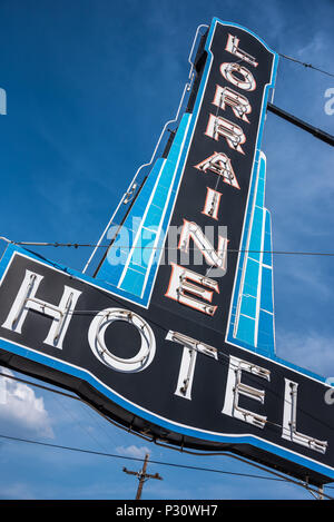 Lorraine Hotel Schild am National Civil Rights Museum auf dem Lorraine Motel in Memphis, TN, wo Martin Luther King im April 1968 ermordet wurde. Stockfoto