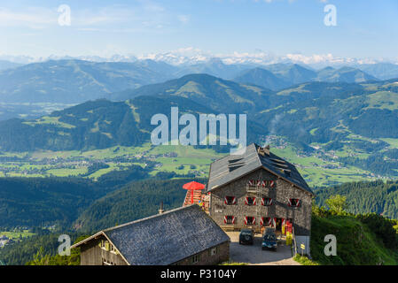 Blick von Gruttenhuette, einer Hütte auf den Wilden Kaiser, Going, Tirol, Österreich - Wandern in den Alpen Europas Stockfoto