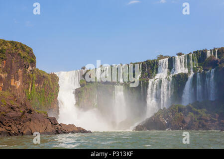 Landschaft von Iguazu fällt Nationalpark, Argentinien. UNESCO-Welterbe. Abenteuerreisen in Südamerika Stockfoto