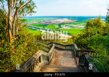 Geheimnisvolle alte Phnom Krom Tempel auf dem Hügel in der Nähe von Siem Reap, Kambodscha Stockfoto