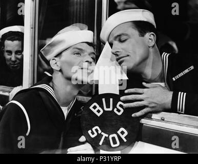 Original Film Titel: Anker lichten. Englischer Titel: Anker lichten. Film Regie: George SIDNEY. Jahr: 1945. Stars: Gene Kelly und Frank Sinatra. Credit: M.G.M/Album Stockfoto