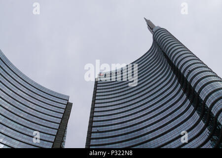 Mailand, Italien-Oktober 09, 2016: Finanzviertel Ansicht. Moderne Wolkenkratzer in Gae Aulenti Quadrat. UniCredit Bank tower Stockfoto