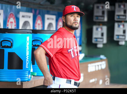 Jun 15, 2018: Texas Rangers dritter Basisspieler Isiah Kiner-Falefa #9 Während eine MLB Spiel zwischen der Colorado Rockies und die Texas Rangers bei Globe Life Park in Arlington, TX Colorado besiegt Texas 9-5 Albert Pena/CSM Stockfoto