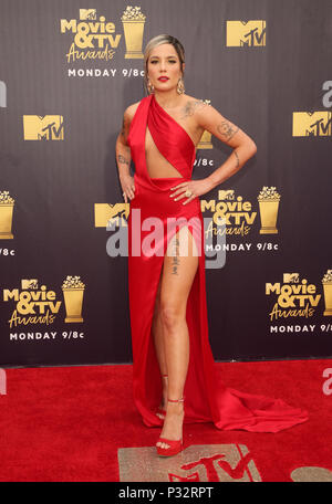 Santa Monica, Ca. 16 Juni, 2018. Halsey, an der 2018 MTV Movie und TV Auszeichnungen bei den Barker Hangar am 16. Juni 2018 in Santa Monica, Kalifornien. Credit: Faye Sadou/Medien Punch/Alamy leben Nachrichten Stockfoto