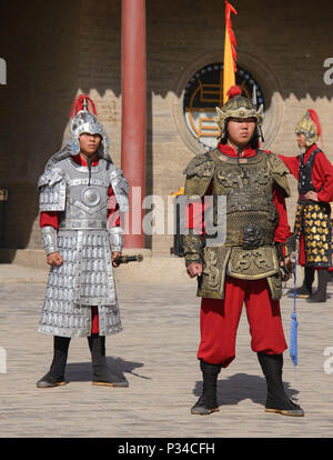 Ming Dynastie wachen Reenactment in Jiayuguan Fort am Jiayu Pass, Jiayuguan, Gansu, China Stockfoto
