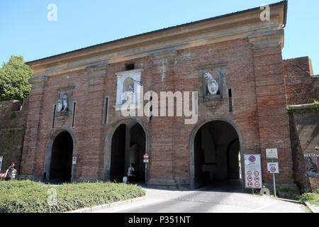 Porta Santa Maria in Lucca, Toskana, Italien Stockfoto