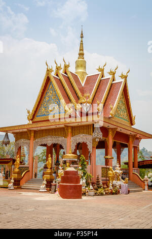 Einer der Pavillons von Wat Phra That Doi Wao, Scorpion Tempel in Mae Sai, Chiang Rai, Thailand Stockfoto