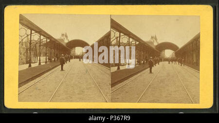 . Zentraler Platz und Depot. Alternative Titel: Blick von Lynn und Umgebung. 1872 Central Square Station in Lynn, irgendwann vor dem Brennen im Jahre 1889. Abdeckung: 1870?-1915?. Quelle Impressum: 1870?-1915?. Digitale Element veröffentlicht 8-31 2005; 2-12-2009 aktualisiert. 60 zentraler Platz und Depot, von William T. Webster 2 Stockfoto