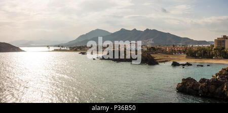 Die Küste von Murcia bei Sonnenuntergang, Puerto de Mazarrón, Murcia, Costa Calida, Spanien. Stockfoto