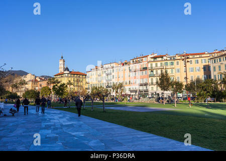 Frankreich, Nizza, mehrfamilienhäusern an der Promenade du Paillon Stockfoto