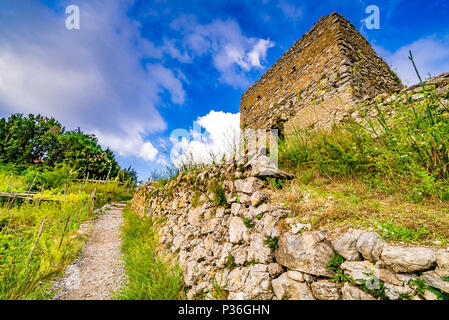 Die Wanderung der Götter ist auch bekannt als der Pfad der Götter und bietet einen atemberaubenden Blick auf die Amalfiküste. Stockfoto