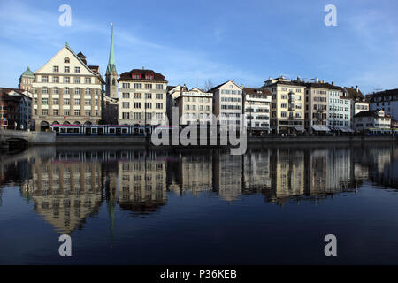 Zürich, Schweiz, Blick auf die Stadt auf dem Limmatquai Stockfoto