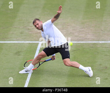 Dan Evans während seinem Match mit Alex de Minaur in der ATP-mens Endrunde am Tag sieben der Natur Tal geöffnet an der Nottingham Tennis Center. Stockfoto