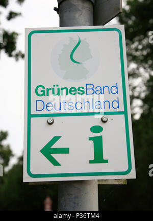 Geführte Fahrradtour an Wirler Spitze, die ehemalige Grenze zur DDR (DDR), Ziemendorf, Altmark, Sachsen-Anhalt, Deutschland, Europa Stockfoto