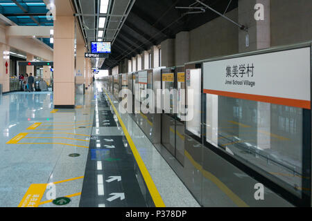 Xiamen, China - Jan 06, 2018: die U-Bahn am Jimei Schule Dorf Station Stockfoto