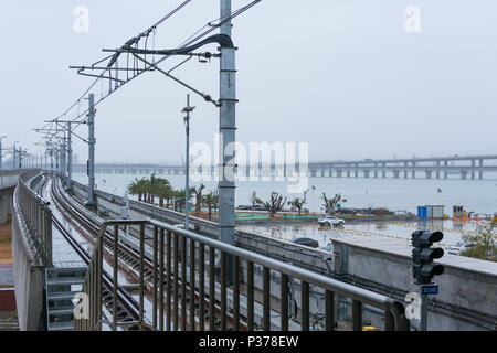 U-Bahn am Jimei Schule Dorf Station, Xiamen, China Stockfoto