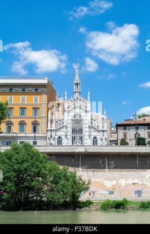 Riverside von Prati mit Herz-jesu-Kirche der Fürsprache, Chiesa Sacro Cuore del Suffragio, Rom, Latium, Italien Stockfoto