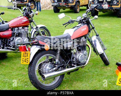 Die 2018 Badewanne Festival des Autofahrens bei Walcot Rugby Ground, Badewanne Somerset England uk Yamaha SR 500 Stockfoto