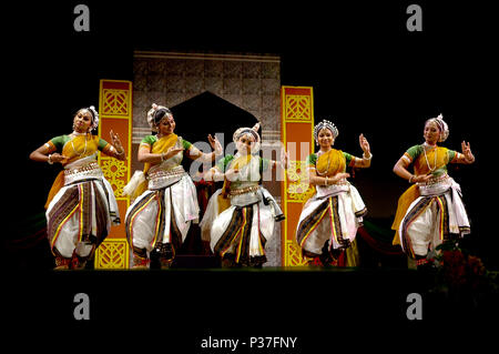 Tänzer für klassischen Tanz an einem Tanz Festival in der Shilpakala Akademie in Dhaka, der Hauptstadt von Bangladesch. Dhaka, Bangladesch. Stockfoto