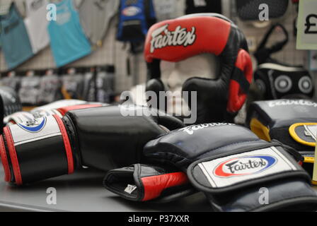 Boxequipment auf ein Martial Arts Seminar in London O2-Arena. Stockfoto