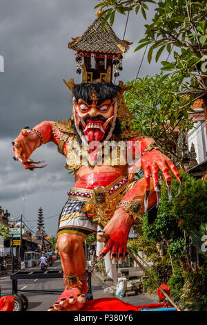 Ogoh-Ogoh, demon Statue für Ngrupuk Parade am Vorabend des nyepi Tag durchgeführt hat. Stockfoto