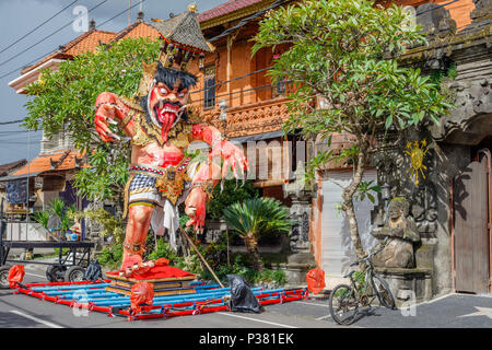 Ogoh-Ogoh, demon Statue für Ngrupuk Parade am Vorabend des nyepi Tag durchgeführt hat. Stockfoto