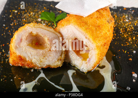 Traditionelle Kiew Schnitzel Stockfoto