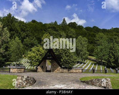 Soldatenfriedhof in Hunkovce Stockfoto