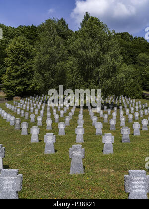 Soldatenfriedhof in Hunkovce Stockfoto