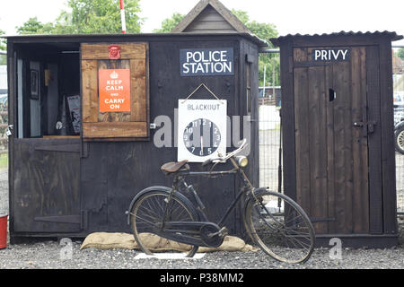 Home Guard Polizeistation und Eingeweiht mit black out Zeiten Stockfoto