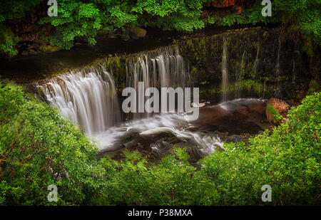 Oberhalb der Sgwd Isaf-Clun - gwyn Wasserfall Stockfoto