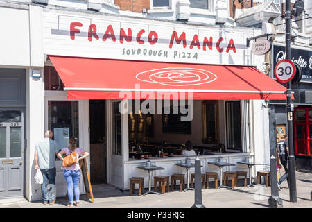 Franco Manca Pizza Restaurant, Muswell Hill Broadway, Muswell Hill, London Borough von Haringey, Greater London, England, Vereinigtes Königreich Stockfoto