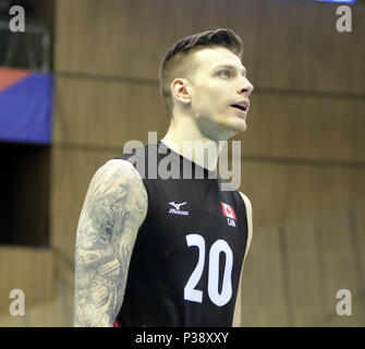 Varna, Bulgarien. 17 Juni, 2018. Arthur SZWARC (Kanada). mens Volleyball Nationen Liga, Woche 4, Kanada vs Frankreich, Palast der Kultur und Sport, Varna/Bulgarien, 17. Juni 2018, der vierte der 5 Wochenenden der ersten Runde in der neu etablierten mens Volleyball Nationas Liga erfolgt in Varna/Bulgarien. Quelle: Wolfgang Fehrmann/ZUMA Draht/Alamy leben Nachrichten Stockfoto