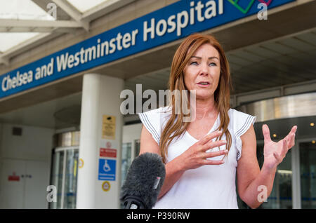 Charlotte Caldwell, Mutter von Billy Caldwell nimmt an der Pressekonferenz außerhalb des Chelsea und Westminster Krankenhaus. Das Innenministerium hat die medizinischen Cannabis Öl aus Billy Caldwells Familie beschlagnahmt, die es benutzt hatte seine schwere Epilepsie zu behandeln. Die Regierung wieder nach unten kam kurz nach der 12-jährigen Mutter, Charlotte, sagte, sie sei zuversichtlich, das Home Office eine spezielle Lizenz gewähren würden, damit ihr Sohn mit dem Anti behandelt werden könnte - epileptische Cannabis Medizin. Stockfoto