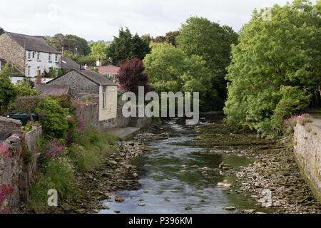 Aberaeron, Ceredigion, Wales, Großbritannien, 18. Juni 2018 Deutschland Wetter: ruhiger Tag, als die Sonne bricht durch die Wolke heute Morgen in Aberaeron, Wales. Credit: Ian Jones/Alamy leben Nachrichten Stockfoto