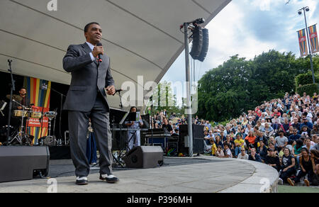 Malmö, Schweden, 17. Juni 2018. Juan de Marcos, berühmten von Buena Vista Social Club, in Malmö, die als Teil der freien Sommer Festival Sommarscen Malmö. Tommy Lindholm/Alamy leben Nachrichten Stockfoto