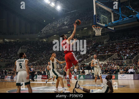 Athen, Griechenland. 17 Juni, 2018. Ioannis Papapetrou (M) von Olympiakos Piräus v. Chr. während der griechischen Basketball League Spiel zwischen Panathinaikos und Olympiakos Piräus BC. Credit: Ioannis Alexopoulos/SOPA Images/ZUMA Draht/Alamy leben Nachrichten Stockfoto