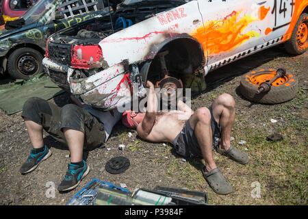 Sosnova, Tschechische Republik. 16 Juni, 2018. Die 9 Destruction Derby extreme Abriss race von Altfahrzeugen nahm auf dem Autodrom in Sosnova, der Tschechischen Republik, am 16. Juni 2018. Quelle: Vit Cerny/CTK Photo/Alamy leben Nachrichten Stockfoto