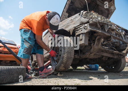 Sosnova, Tschechische Republik. 16 Juni, 2018. Die 9 Destruction Derby extreme Abriss race von Altfahrzeugen nahm auf dem Autodrom in Sosnova, der Tschechischen Republik, am 16. Juni 2018. Quelle: Vit Cerny/CTK Photo/Alamy leben Nachrichten Stockfoto