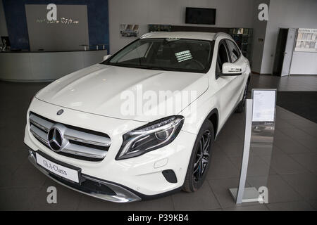 Odessa, Ukraine, Mercedes GLA in der Mercedes Salon aus Stockfoto