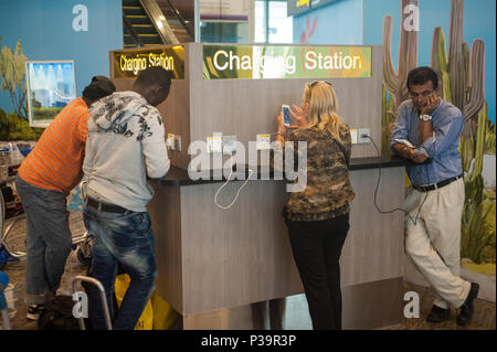 Singapur, Republik Singapur, Mobile Station Ladestation in Singapur Flughafen Stockfoto