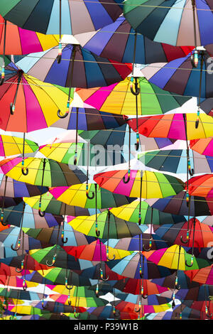 Odessa, Ukraine, Installation mit Sonnenschirmen im Arcadia Resort Stockfoto
