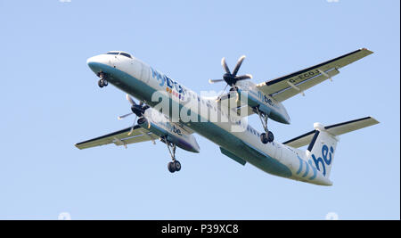 Flybe De Haviland Canada DHC 8 Dash 8G-ECOJ im Endanflug auf den Flughafen London-Heathrow LHR Stockfoto