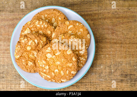 Haferflocken Cookies mit Muttern. Studio Foto Stockfoto