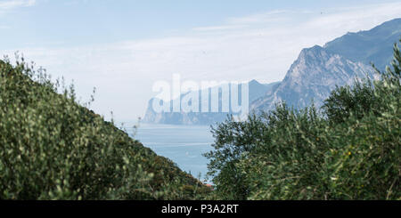 Torbole, Italien, Blick auf den Gardasee Stockfoto