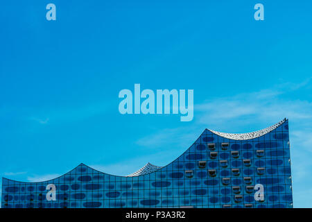 Hamburg, Deutschland - 17. April 2018: die Elbphilharmonie in der Hafencity, Hamburg, Deutschland Stockfoto